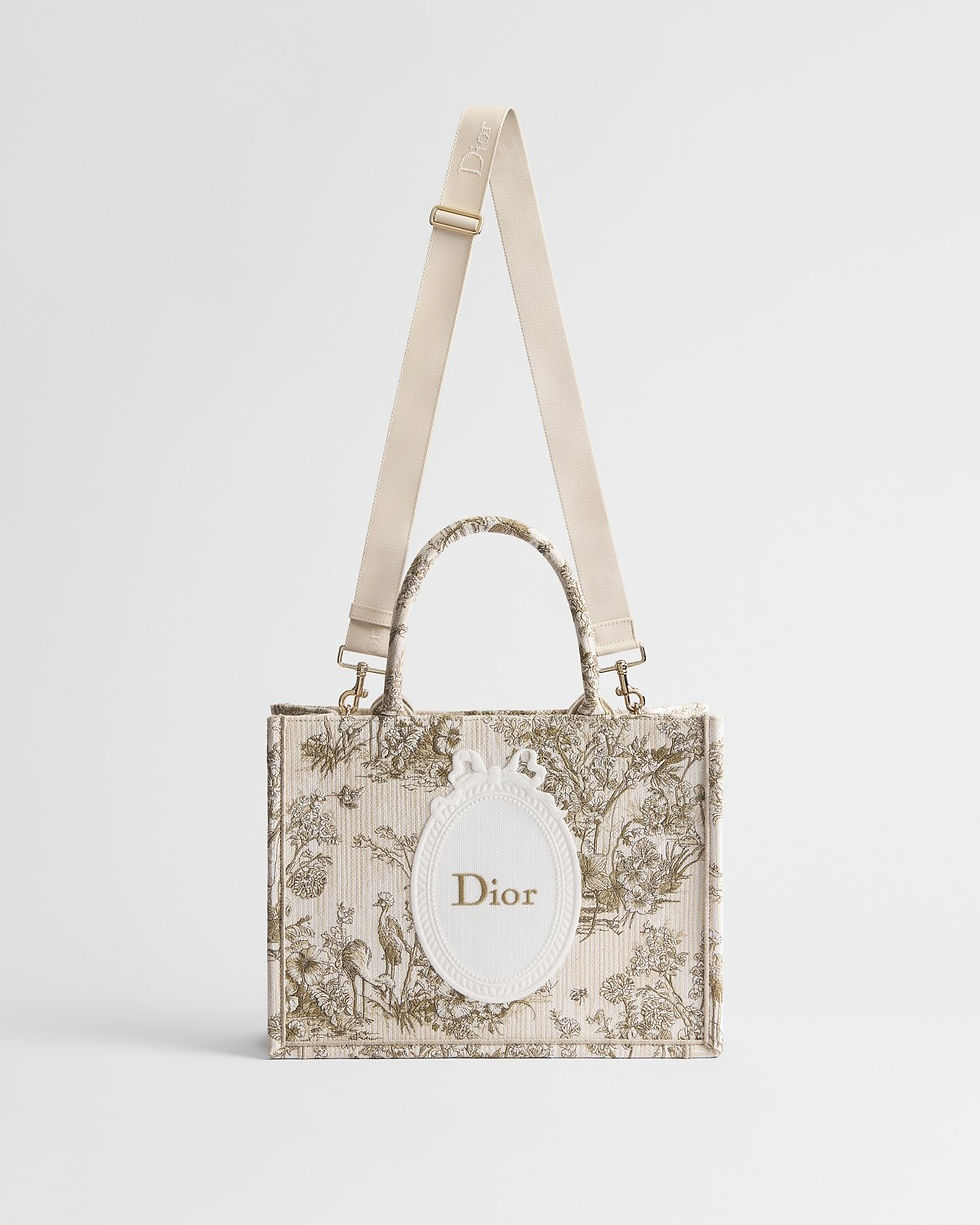 Dior Dioriviera Medium Book Tote in beige cotton with Toile de Jouy Floral Garden motif – view 2