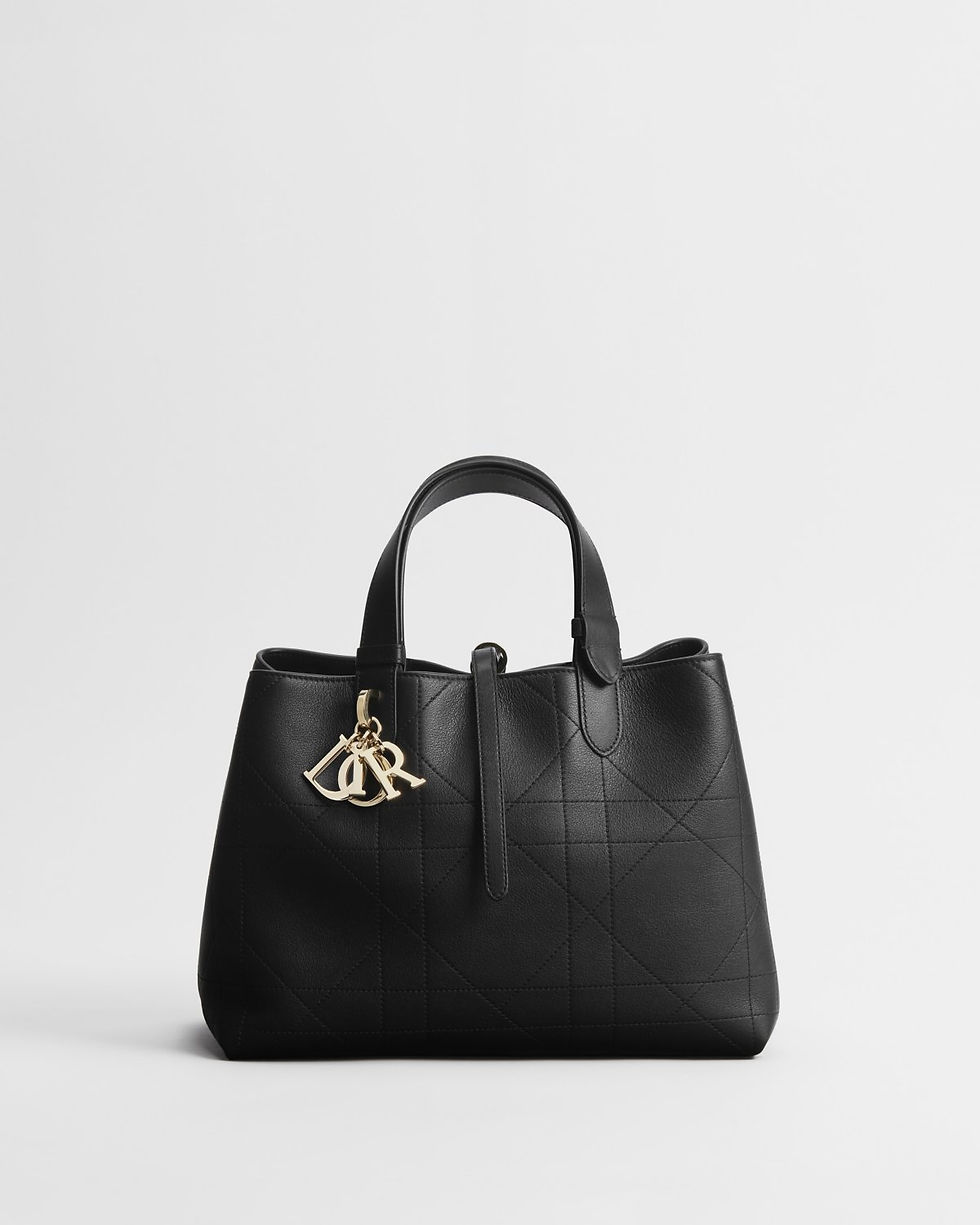 Dior Medium Toujours bag in black Flat Macrocannage calfskin – front view