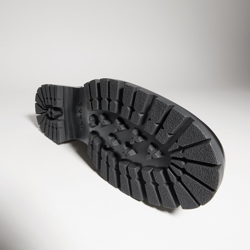 Thumbnail: Gucci Men's loafer with lug sole - black leather
