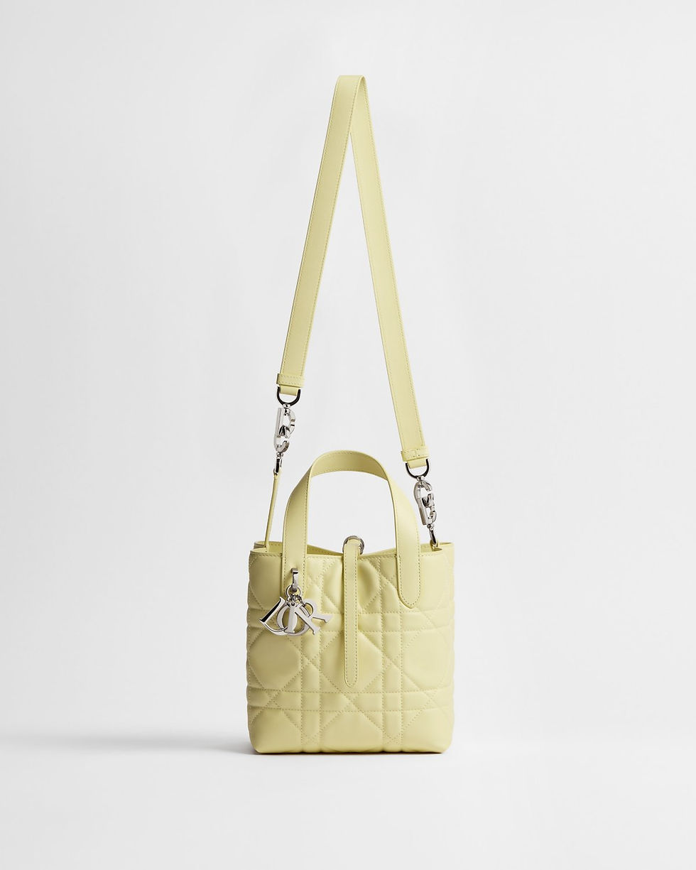 Dior Small Toujours Vertical Tote bag in Mimosa yellow calfskin – view 2