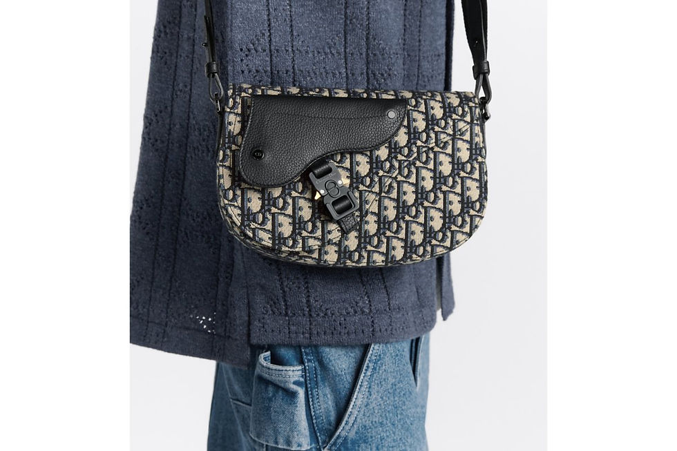 Thumbnail: Dior Saddle messenger bag in beige and black Dior Oblique jacquard – worn on model, close-up