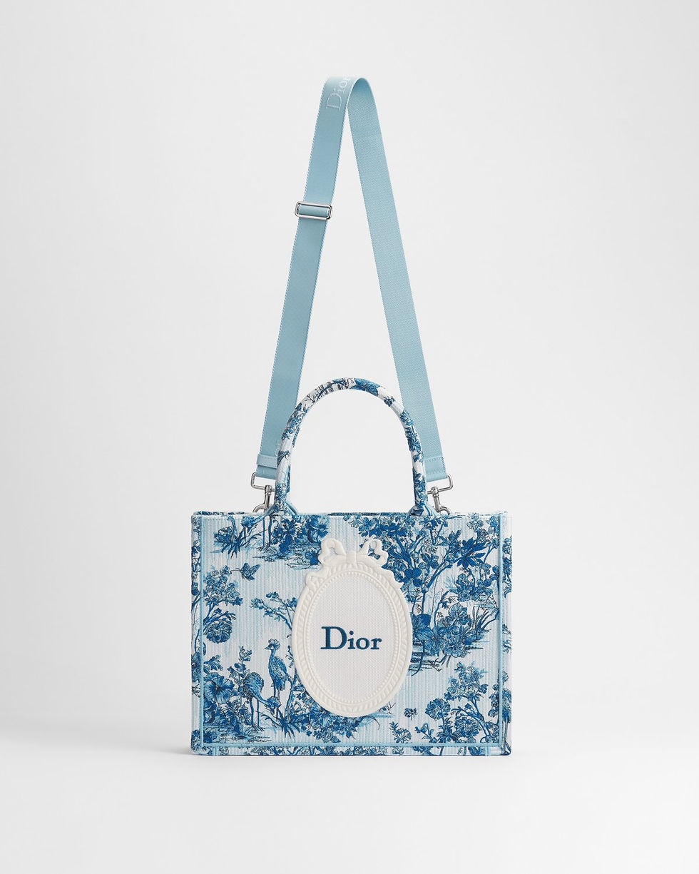Dior Dioriviera Medium Book Tote in blue cotton with Toile de Jouy Floral Garden motif – view 2