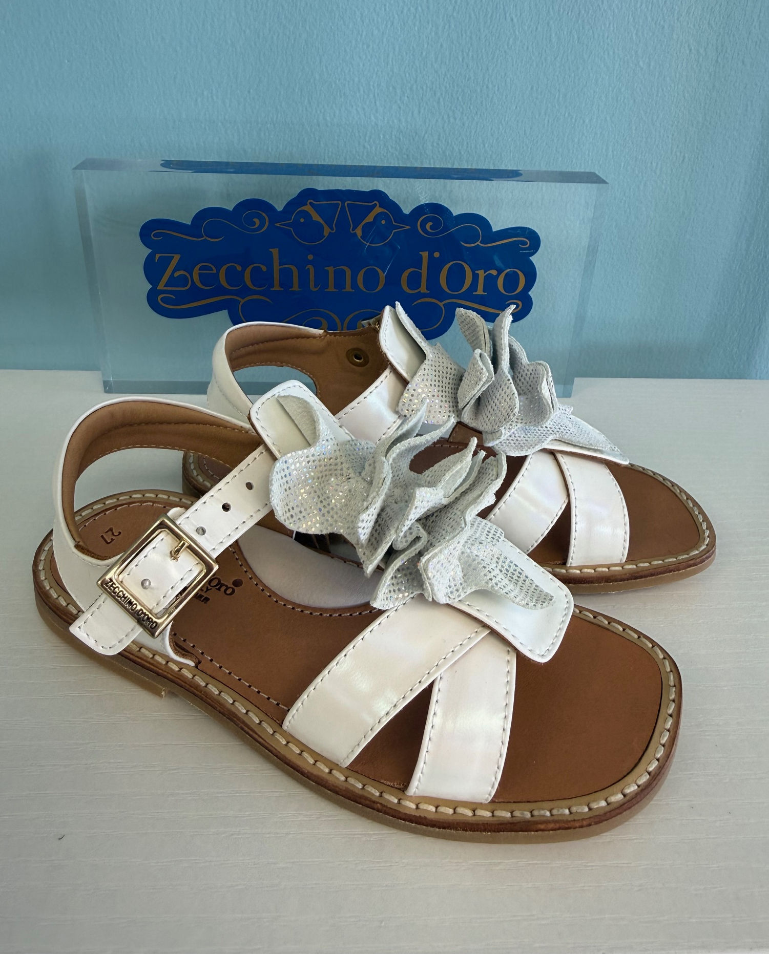 Zecchino d'Oro Leather Sandals with handmade flowers - White
