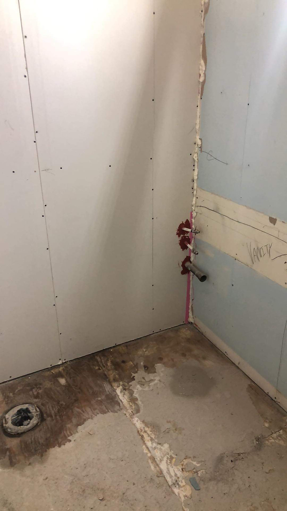 Wet subfloor in the bathroom