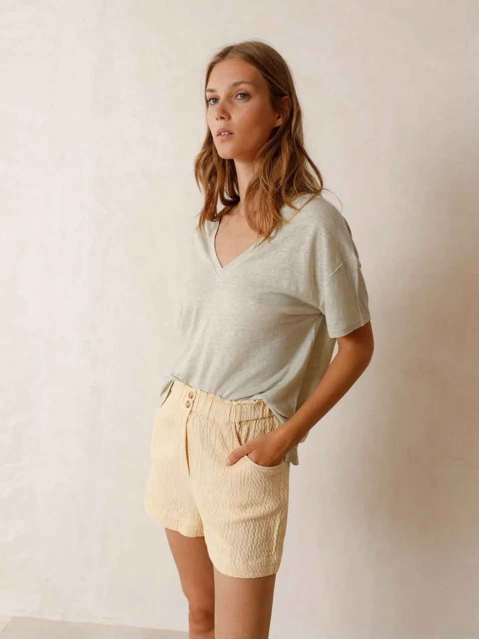 Miniaturbild: Basic V-Neck T-Shirt RS336 von Indi & Cold