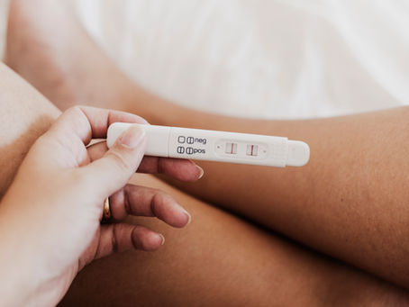 Küzdelem a két csíkért: a hormonális egyensúly és a teherbeesés kapcsolata
