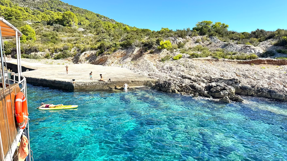 Split-Vis-Mama-Mia-Rhythm-Travel-Experience 2.HEIC