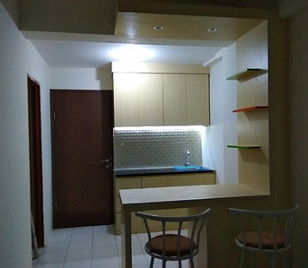 Kitchen set, meja bar, dan kursi tamu.jp