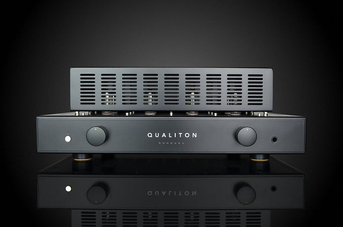 Audio Hungary Qualiton C200 Tube Preamplifier.jpg