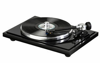 eat-b-sharp-turntable_photos_v2_x2 (1).j