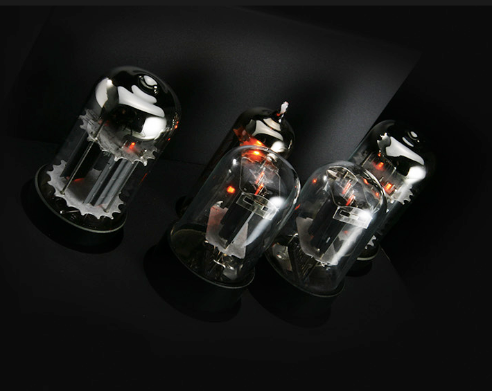 Quad Tube Amplifier - Tube Close Up