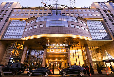Exterior-Kempinski-Hotel-Corvinus-Budapest-3.jpg