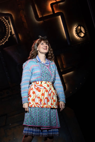 CHARLIE AND THE CHOCOLATE FACTORY - THE MUSICAL. Leonie Spilsbury 'Mrs Bucket'. Photo Joha