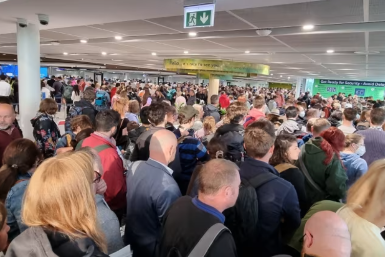 busy airport bristol.png