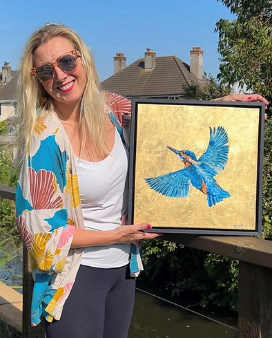 Artist Becky with Kingfisher.jpg