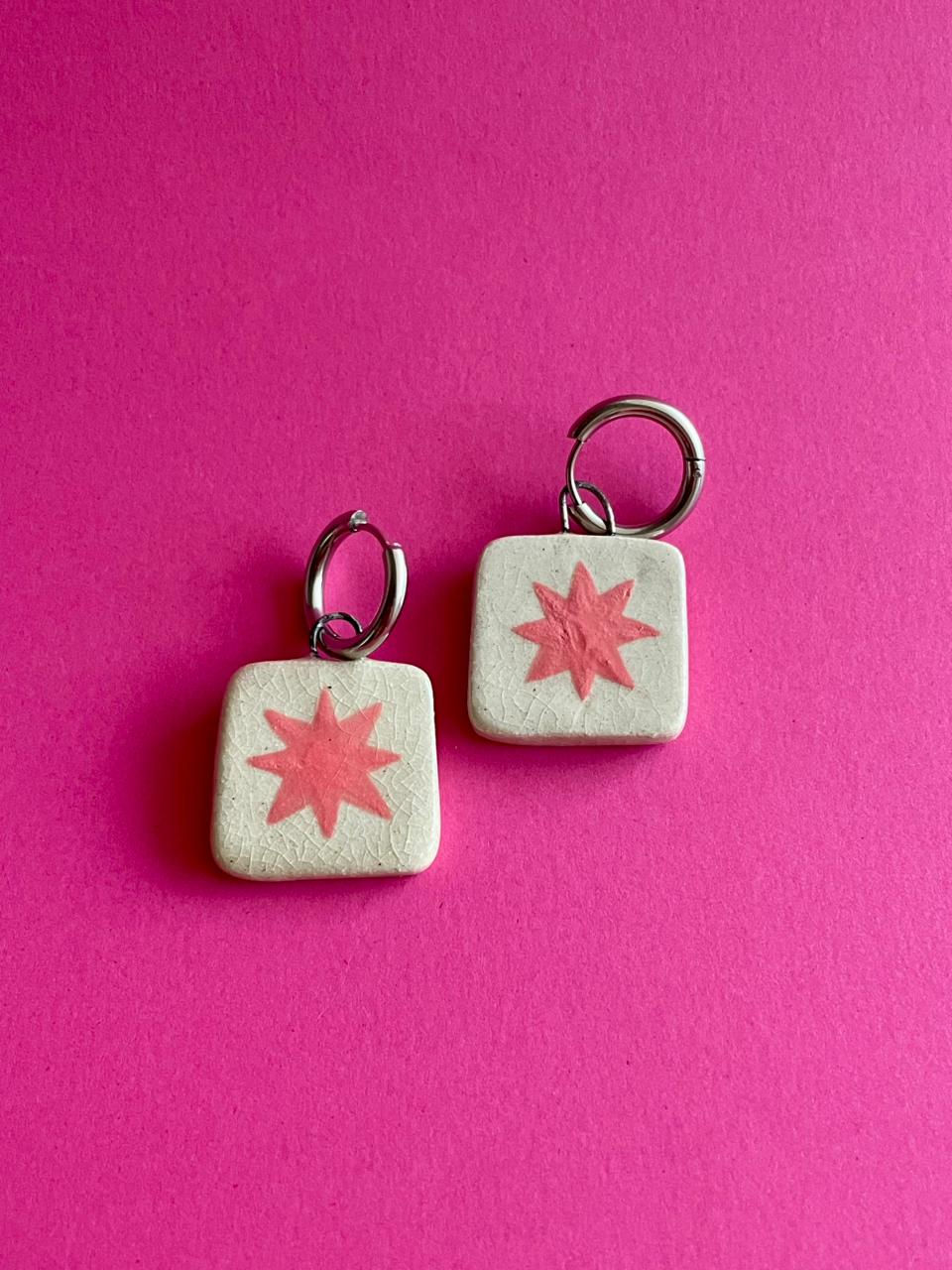 Brinco Estrela Rosa - Argola Prateada