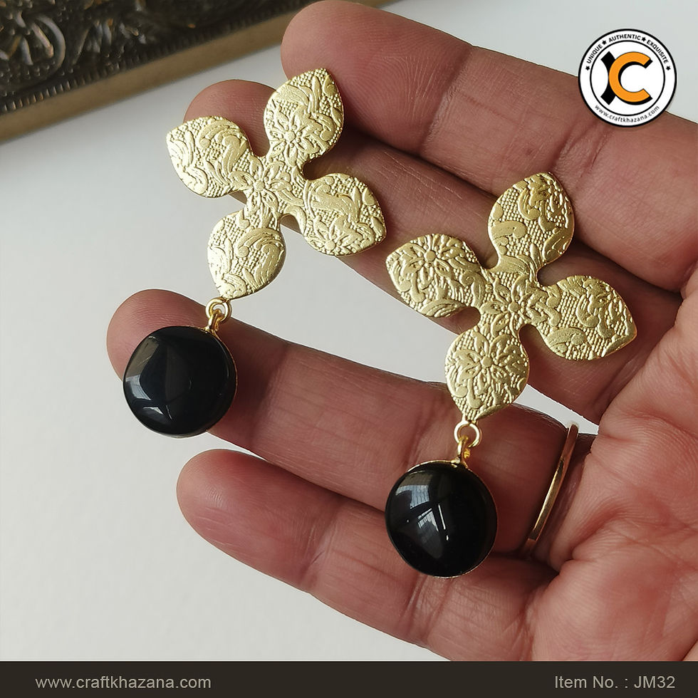 Thumbnail: Paris, Gold leaf earrings with moonstone