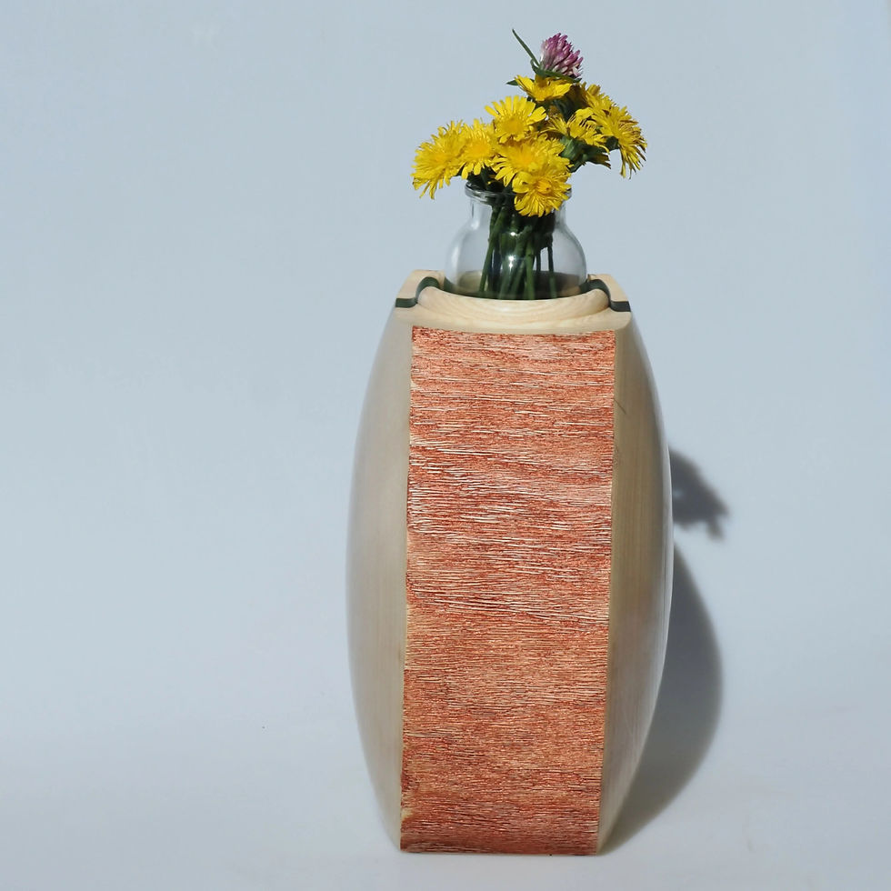 Miniature : Vase décoratif en bois de frêne et résine époxy