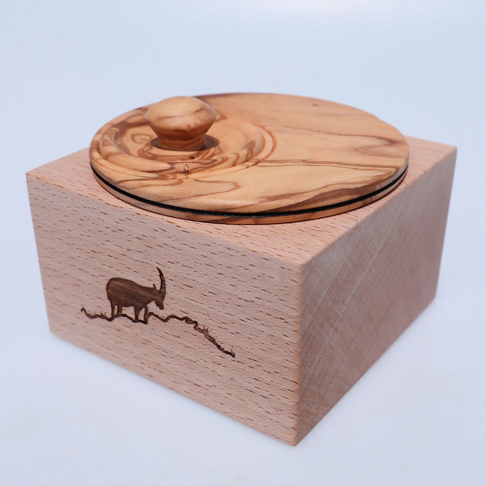 Miniature : Petite boîte carrée en hêtre et en olivier