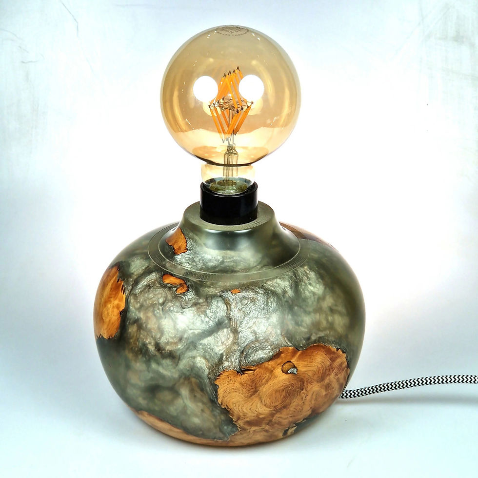 Miniature : Lampe d'ambiance en loupe d'épicéa et résine