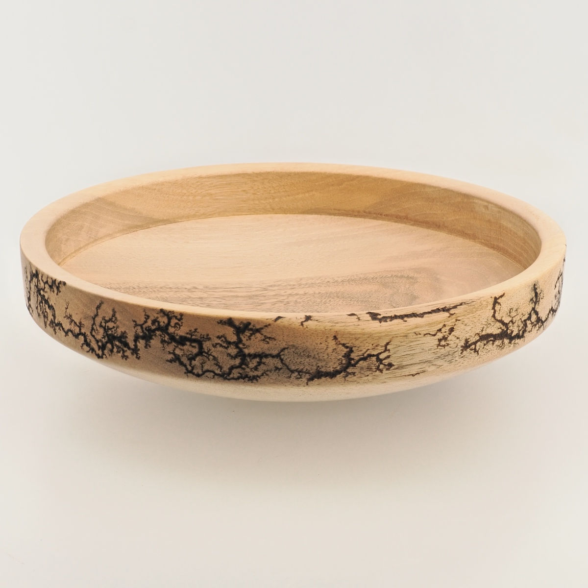 Petit plat de présentation en noyer
