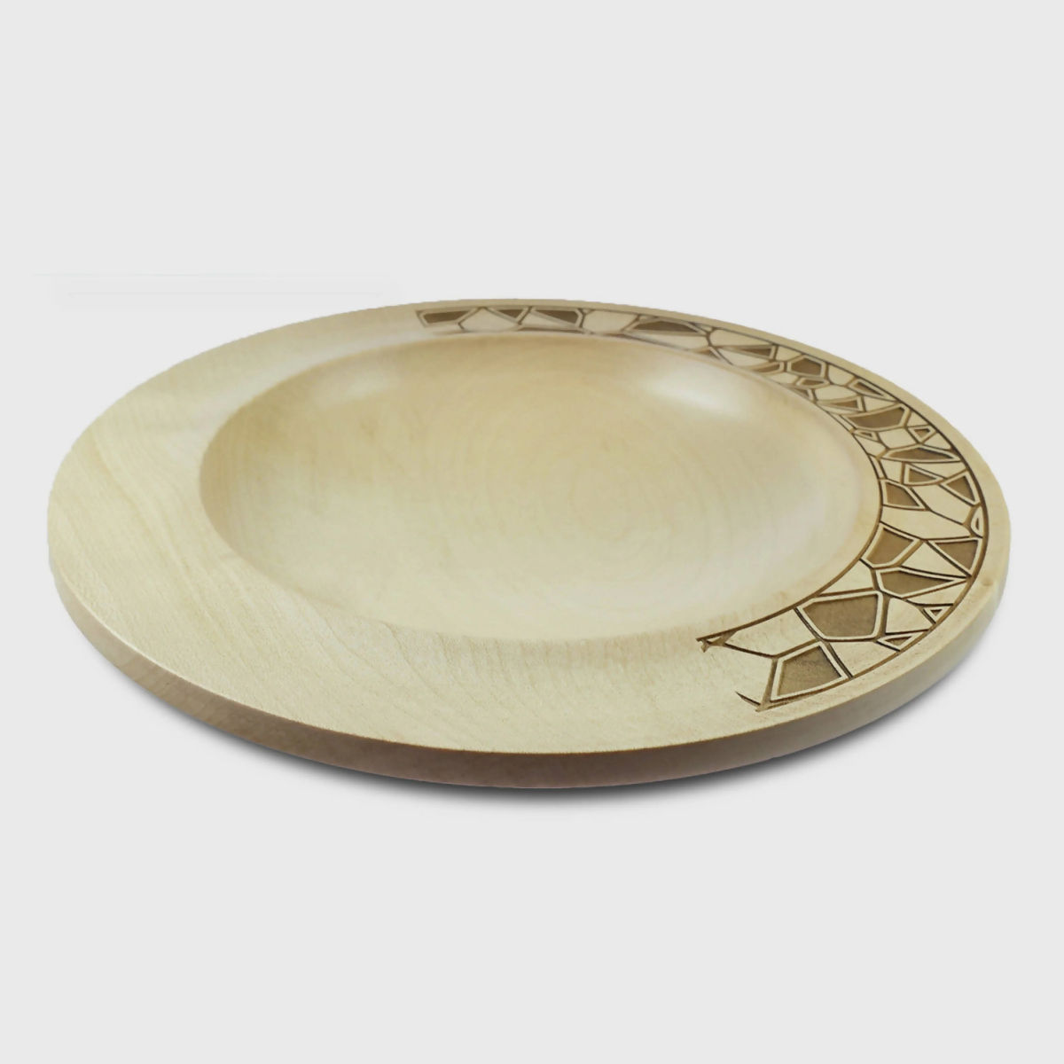 Petit plat en érable avec gravures géométriques