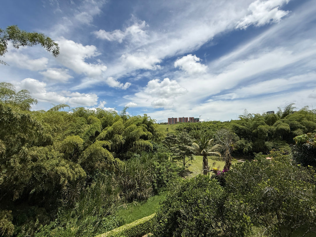 Zonas verdes en casa campestre en Cerritos Pereira