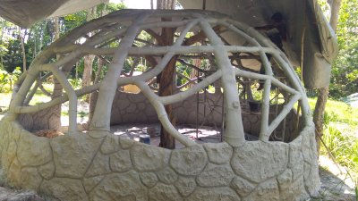 Hand-sculpted construction techniques used to build Treehouses Yao Noi