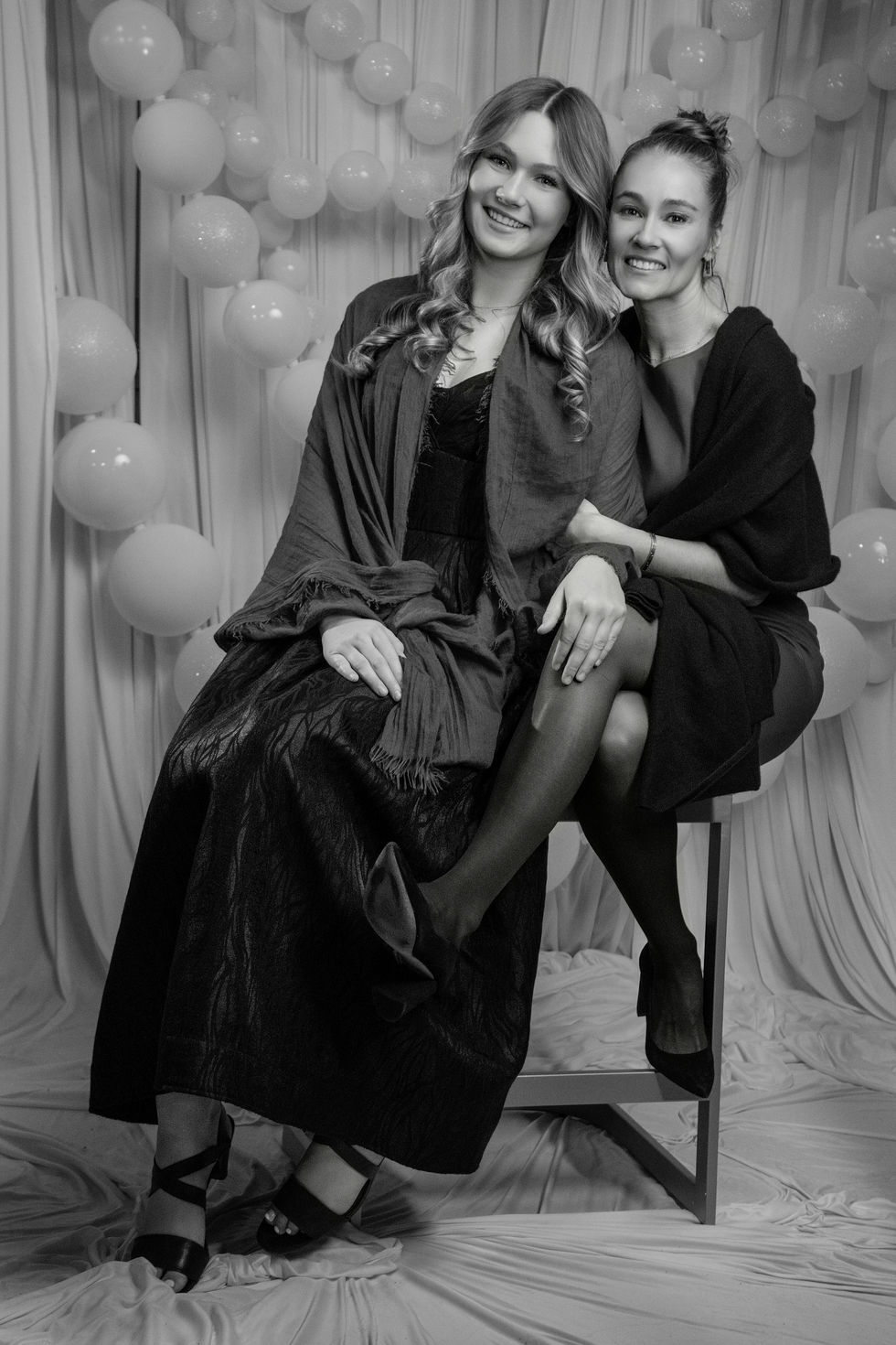 WED-TK&Neak-PortraitBooth-B&W-(156of247)