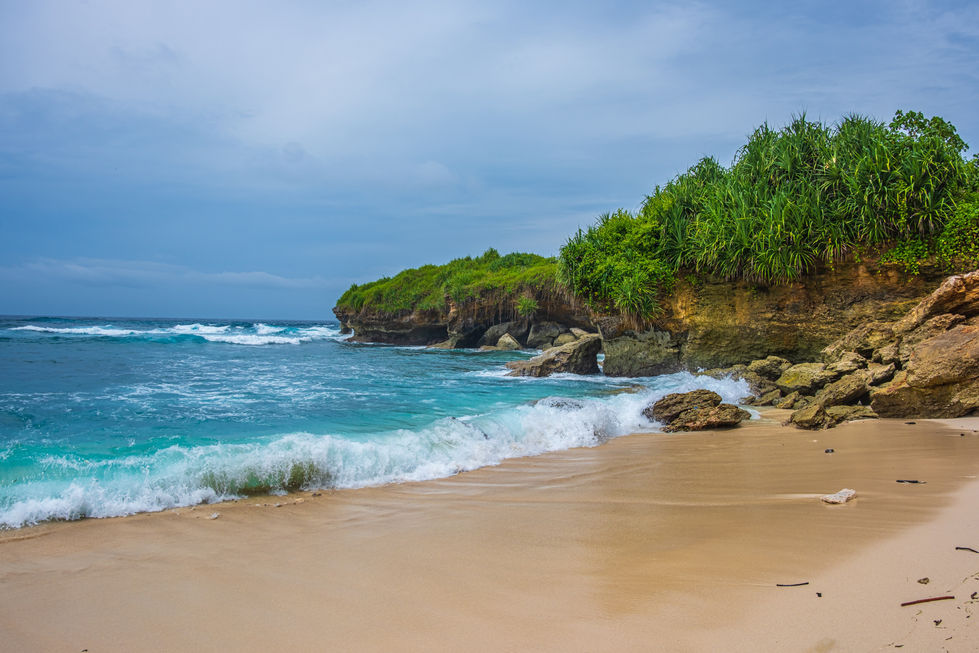 Photo of Tropical Beach Noosa Indonesia , Dark Sky, Azure Sea