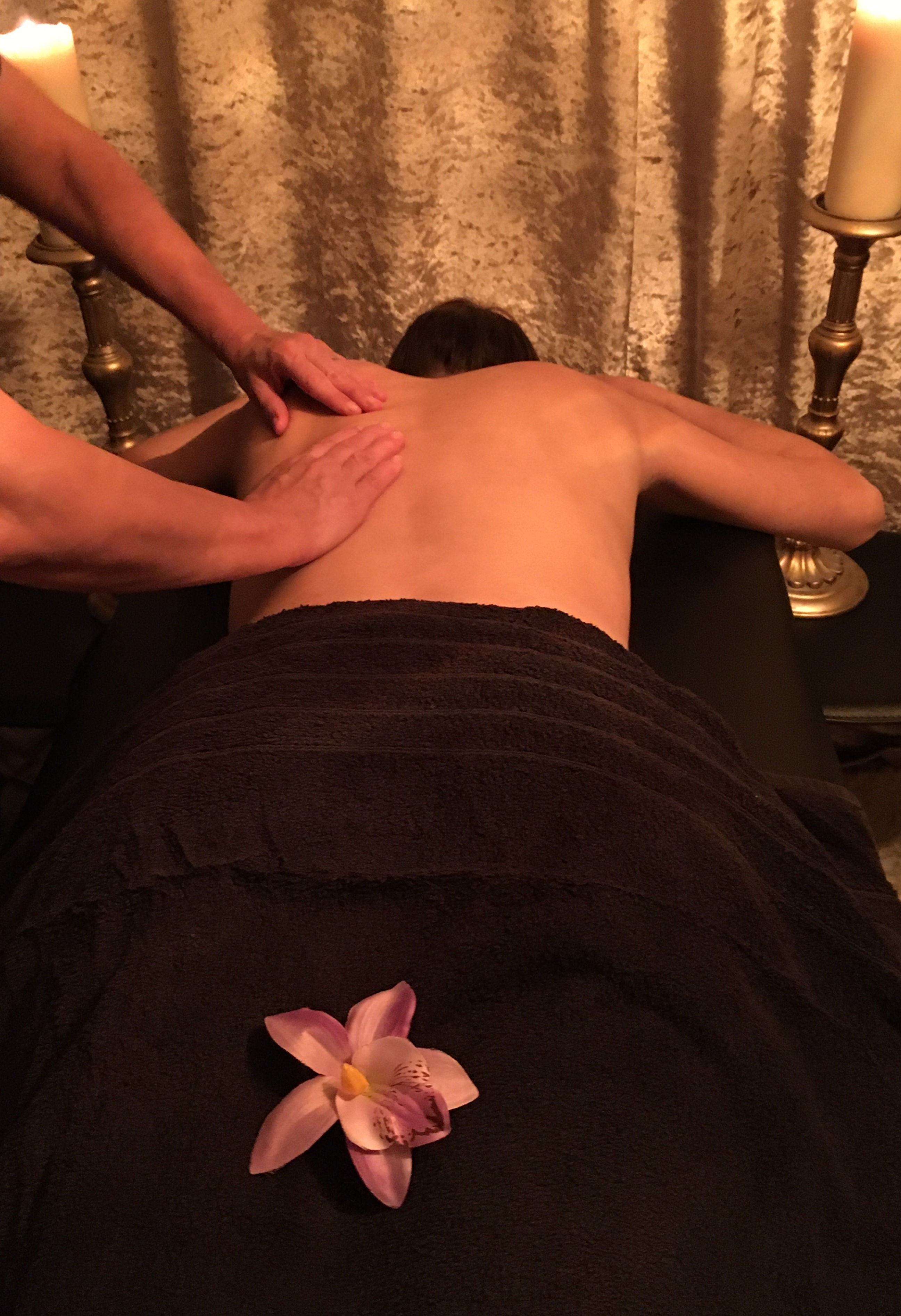 Back neck and shoulder massage 