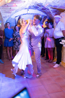 first dance bride and groom, Masia Mas d'en Bosh in Costa Brava, Wedding photography