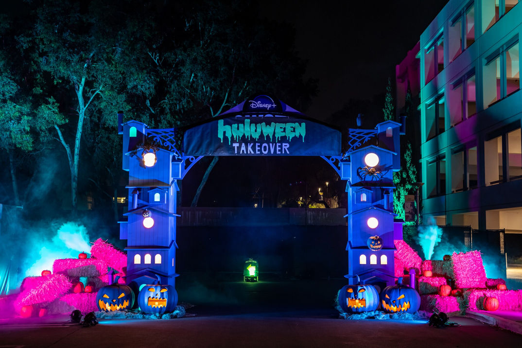 Huluween Drive In