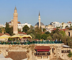 Antalya Kaleici Uhrenturm Geriffeltes Minarett