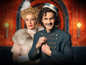 Premiere „Bekenntnisse des Hochstaplers Felix Krull“ im Schlosspark Theater Berlin