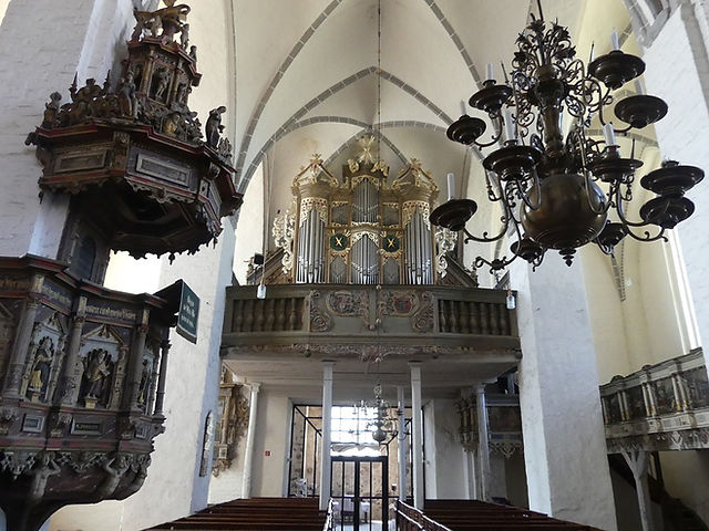 Innenraum der Kirche 
