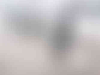 Das Original der Denkmals des anonymen Passanten an einer Straßenkreuzung in Breslau