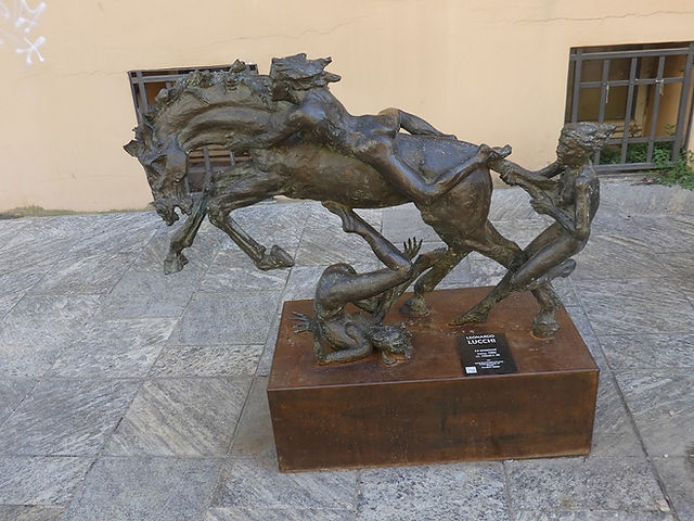 Cesena - Skulpturen von Lucchi