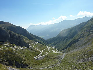 Auf dem Gotthardpass mit Blick in Richtung Tessin  	