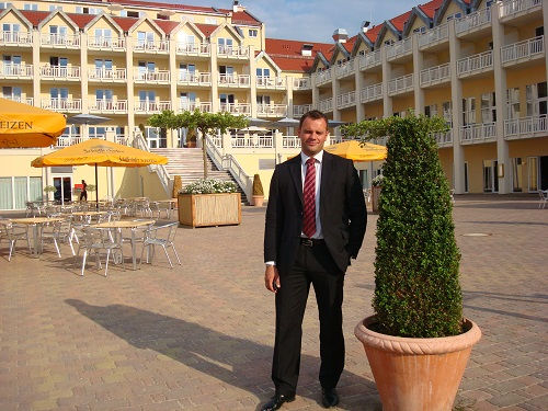 Hoteldirektor Eike Sadewater
