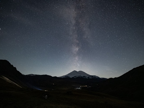Elbrus bei Nacht