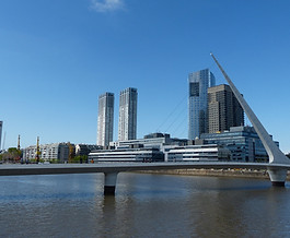 Puente de la Mujer im Hafen