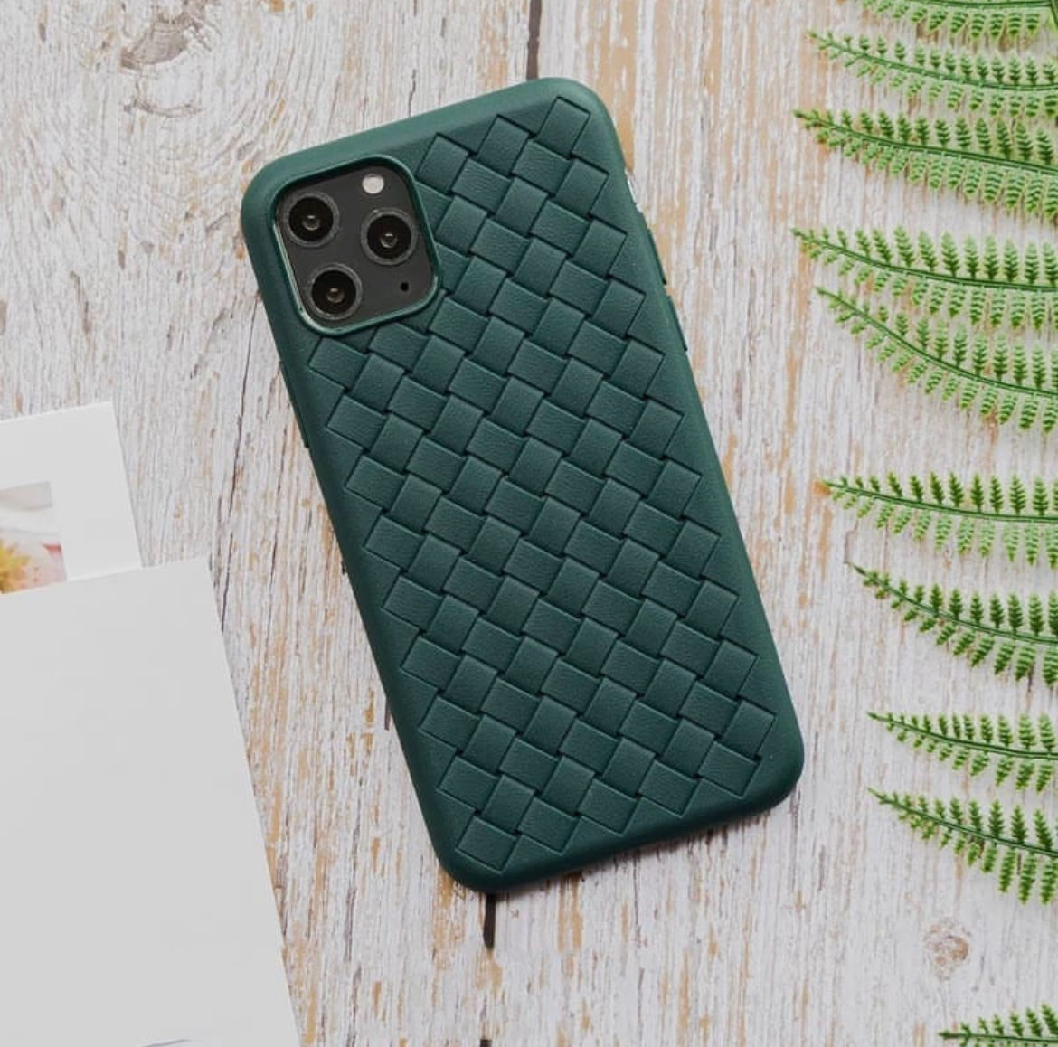 IPHONE 11 pro Max intertwined lines case