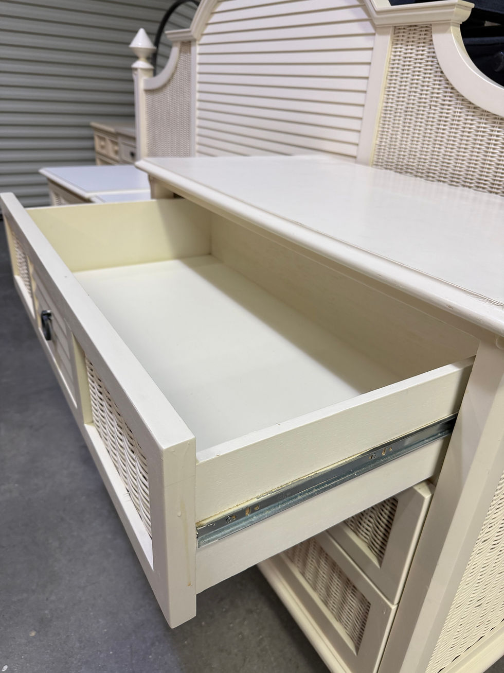 Thumbnail: King bedroom set