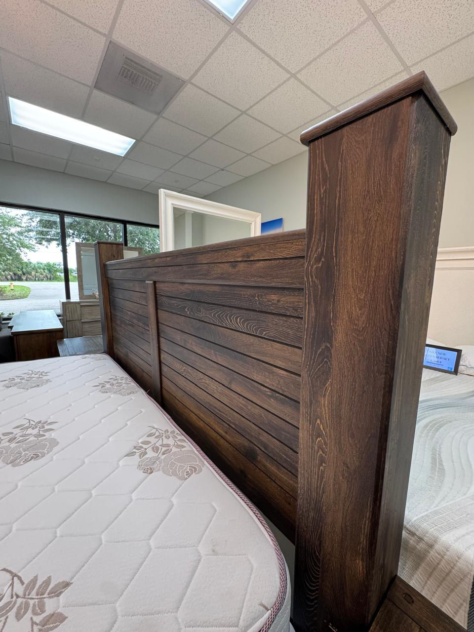 Thumbnail: King bed and nightstands