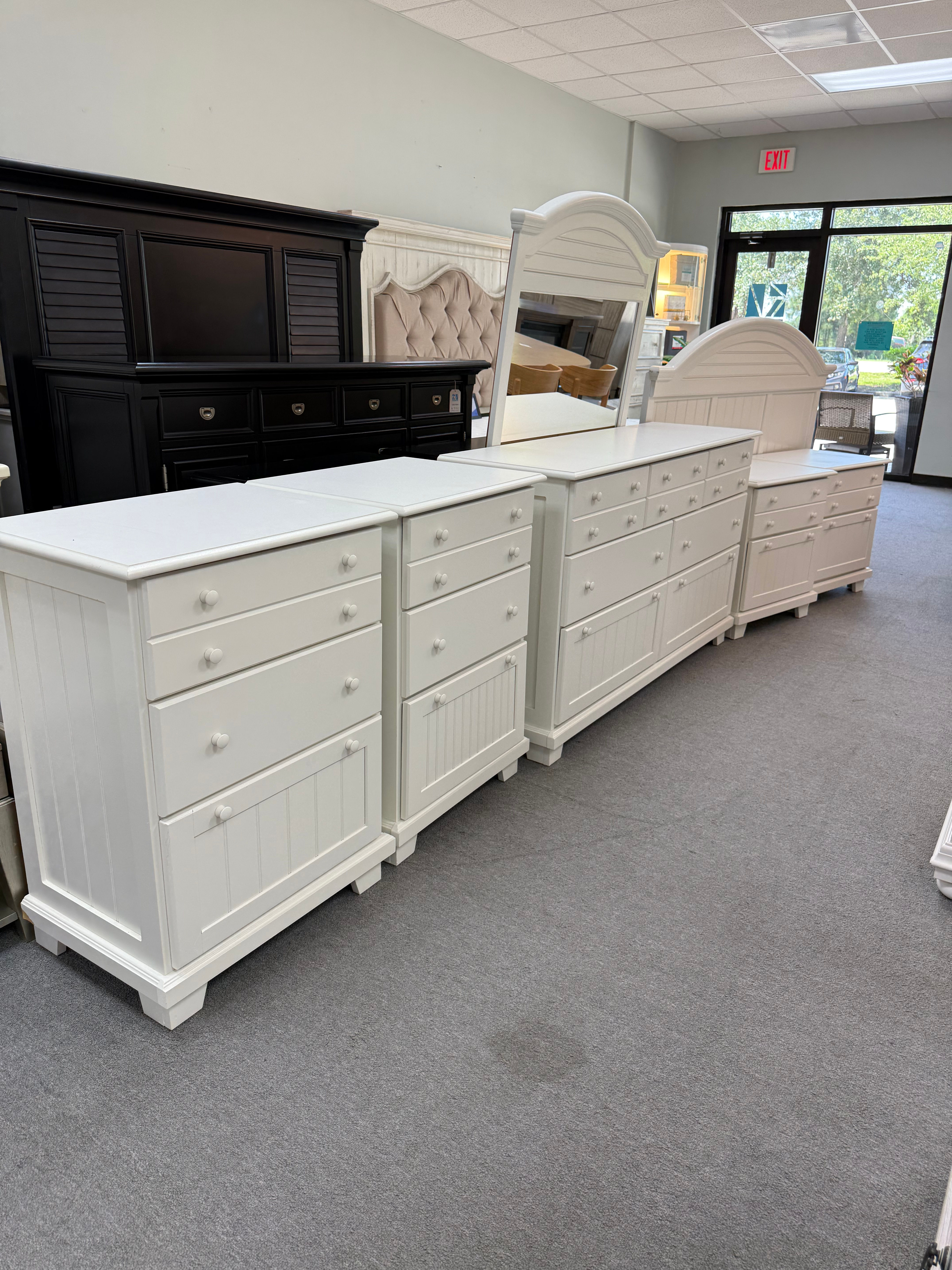 Queen bedroom set
