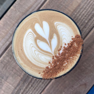カフェラテの例。※全てのコーヒーは画像のようなものではありません。