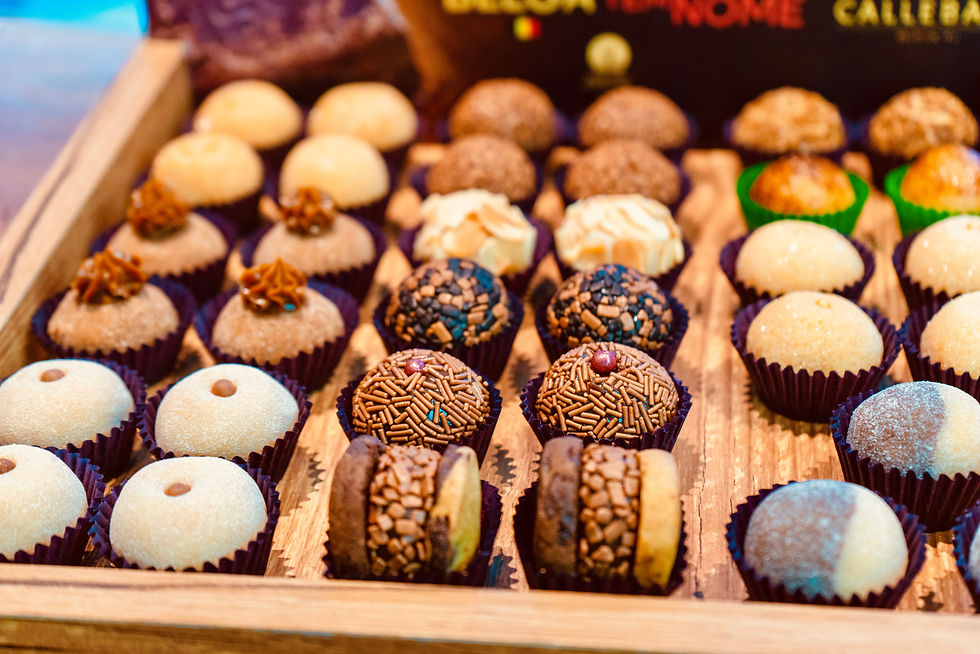Brigadeiros vitrine.jpg