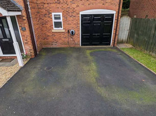moss on tarmac driveway needs cleaning