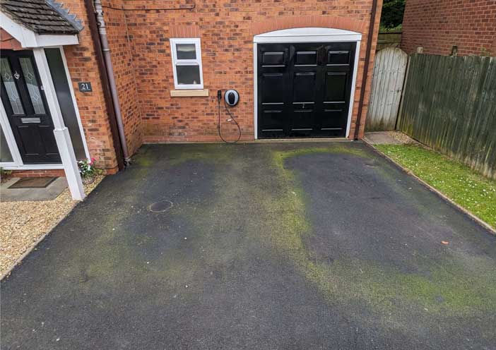 moss on tarmac driveway needs cleaning